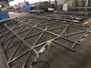 Structure métallique intermédiaire