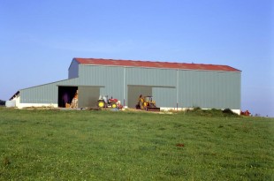 Hangar agricole couvert et bardé